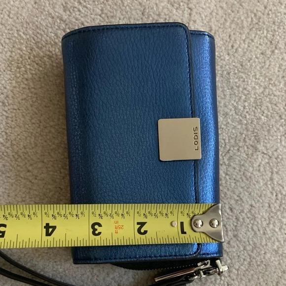 Lodis Iridescence wristlet with zipper - Picture 12 of 15
